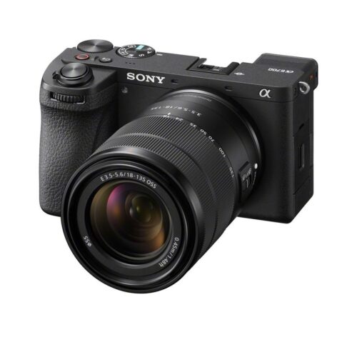Cámara sin espejo Sony Alpha 6700 E 18-135 mm f/3,5-5,6 OSS negra